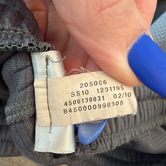 Under Armour Men’s Gray Athletic Mesh Shorts Lightweight Training Gym Wear - Picture 5 of 7